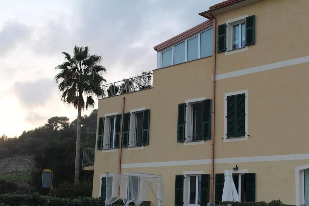 Appartamento Romantico Con Piscina Cervo Exterior photo