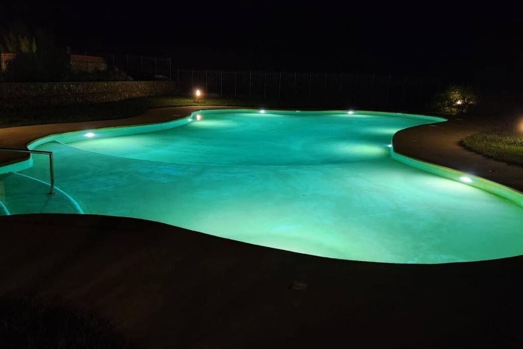 Appartamento Romantico Con Piscina Cervo Exterior photo