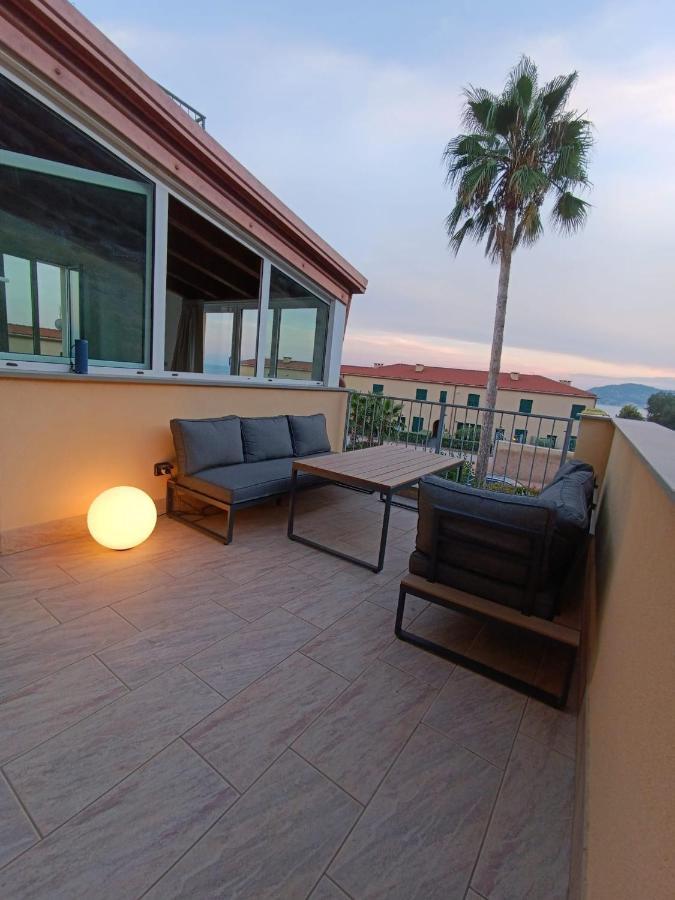 Appartamento Romantico Con Piscina Cervo Exterior photo